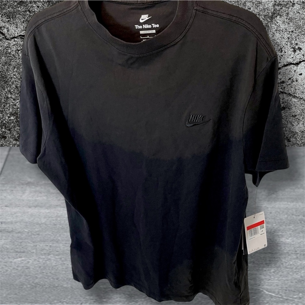 β’NWTβ’ Nike BLACK tie dye fade Shirtβ’ Size Large (oversized)